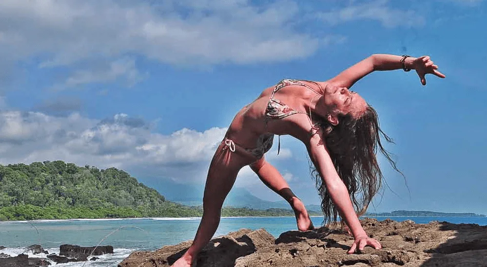 Continuando con las 8 ramas de Ashtanga Yoga – Asana - Ballena Tales