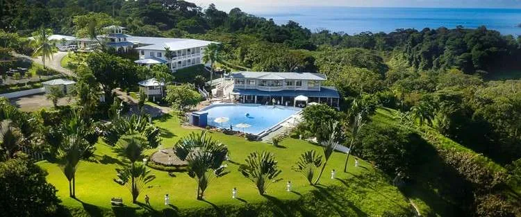 Cristal Ballena Hotel