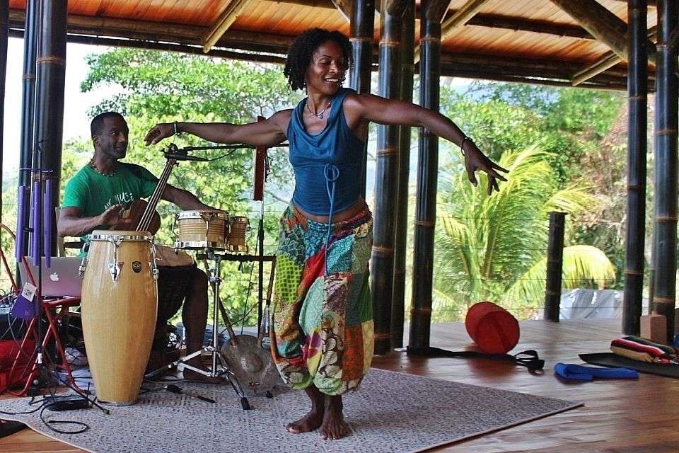 Vista Ballena Hotel, Afro Flow Yoga Leslie - Hart Center