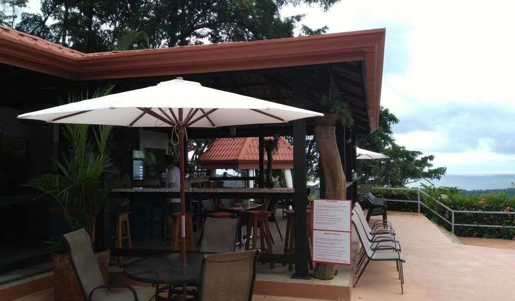 Sunset in paradise, vista ballena hotel, Mi amore Restaurant