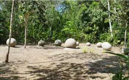 Stone spheres esferas de piedra