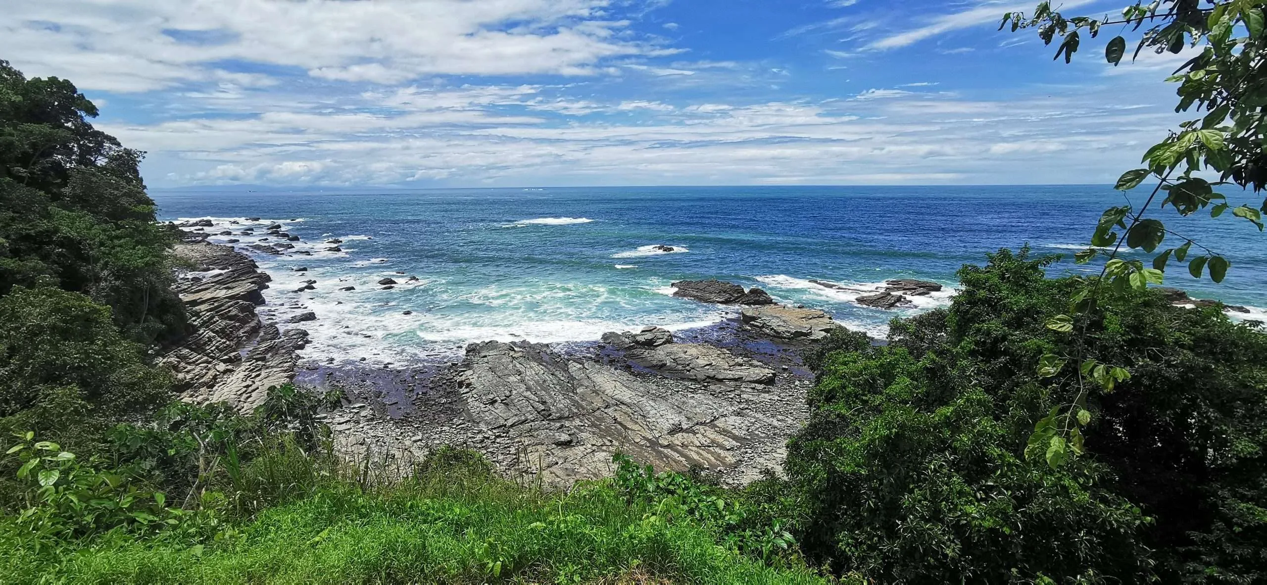 Comprehensive Magazine #79, Comprehensive Magazine, surf season in Dominical Costa Rica