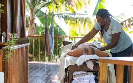 Massage - Physical Therapist Japhet Jones