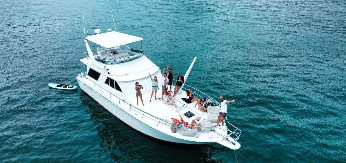 EXPERIENCE AN ULTRA-LUXURIOUS private yatch tour PRIVATE YACHT TOUR IN COSTA RICA
