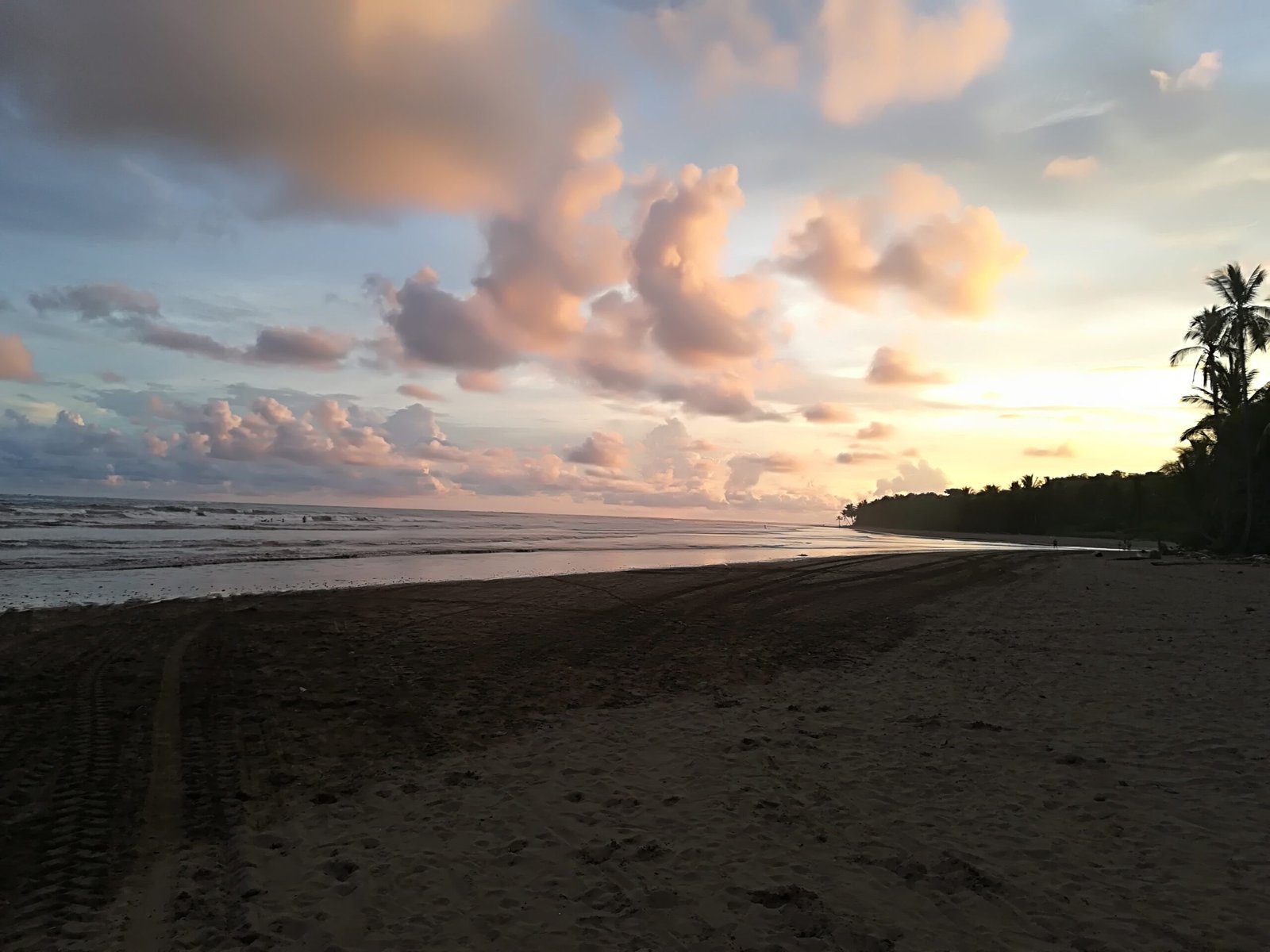 Playa Piñuelas Costa Rica