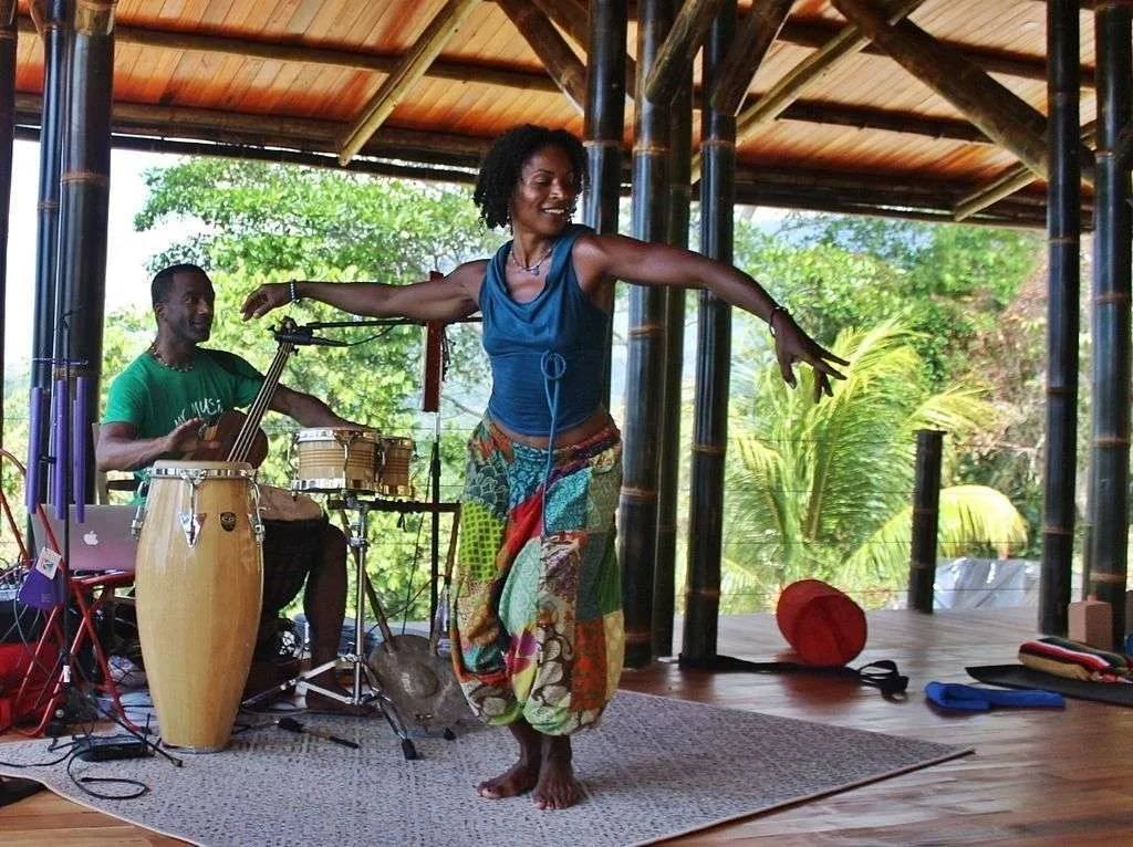 Arte y Música Local en el Pacífico Sur y Costa Rica, Local Events Art & Music in Costa Ballena, Osa, South Pacific Costa Rica