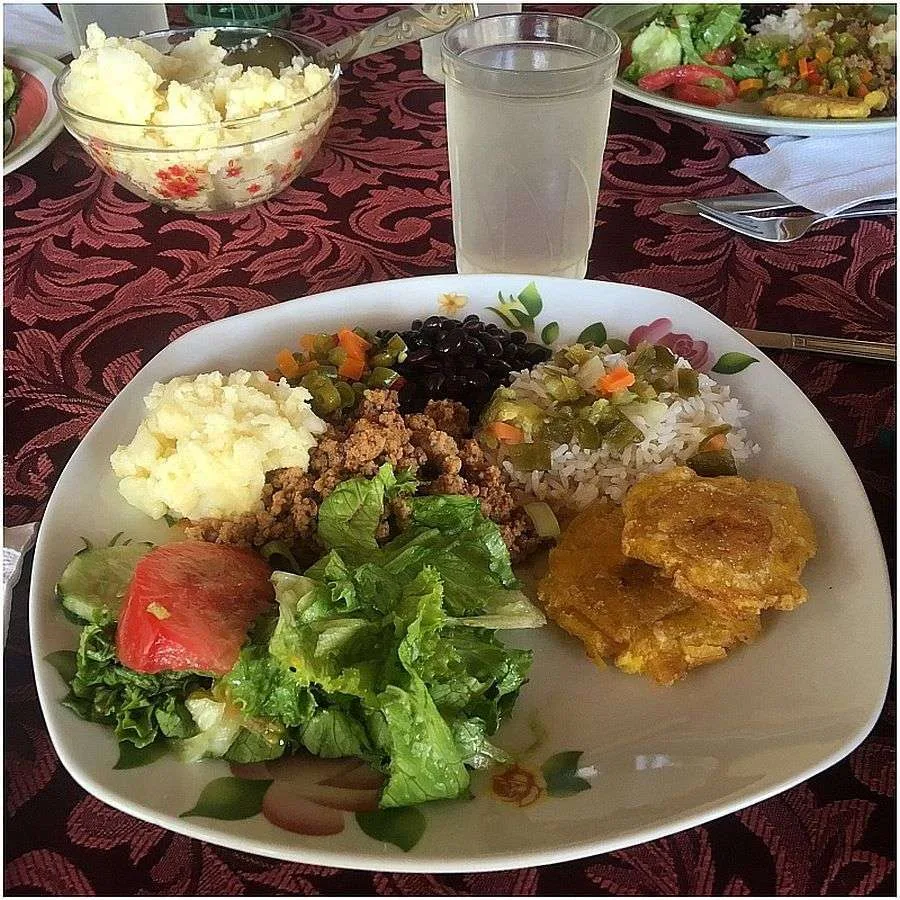 Bebidas, Food and Beverages, cheese, meat, fish, liquor and tobacco stores